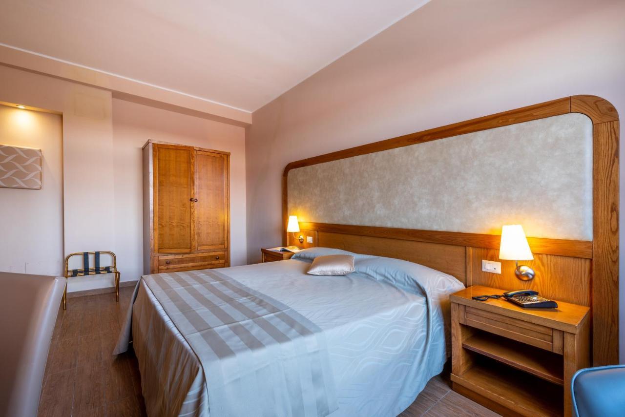 Leone De Castris Wine Hotel Salice Salentino Eksteriør billede